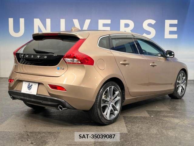 Volvo V40 2013-06 288662-16