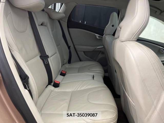 Volvo V40 2013-06 288662-13