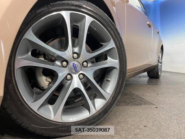Volvo V40 2013-06 288662-19