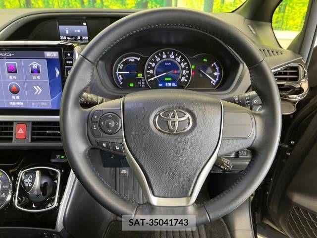 Toyota VOXY HYBRID 2019-06 322815-6
