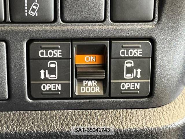 Toyota VOXY HYBRID 2019-06 322815-5
