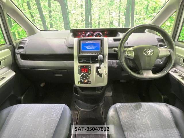 Toyota VOXY 2011-07 321336-1