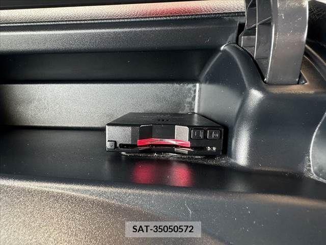 Toyota NOAH 2019-02 279555-3