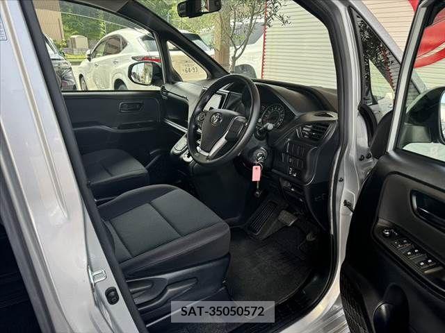 Toyota NOAH 2019-02 279555-13