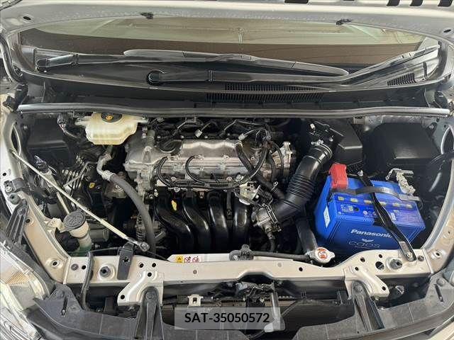 Toyota NOAH 2019-02 279555-19