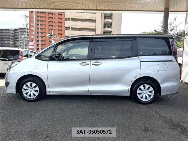 Toyota NOAH 2019-02 279555-10