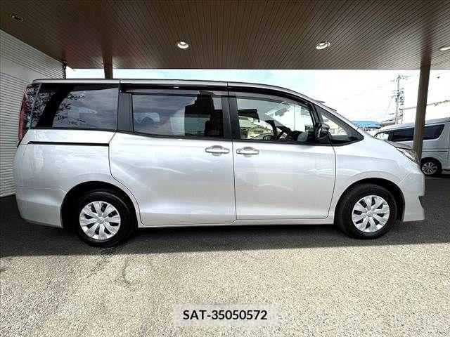 Toyota NOAH 2019-02 279555-9