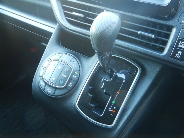 Toyota NOAH 2020-01 12986-13