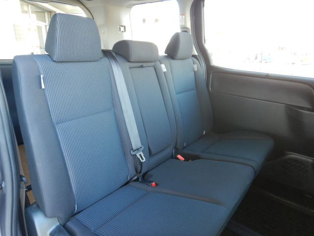 Toyota NOAH 2020-01 12986-17