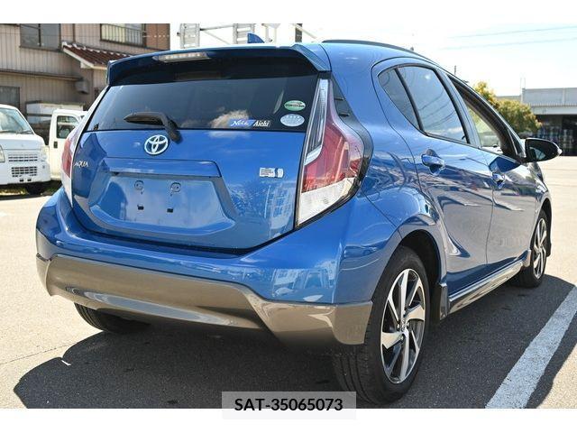 Toyota AQUA 2015-01 245043-4
