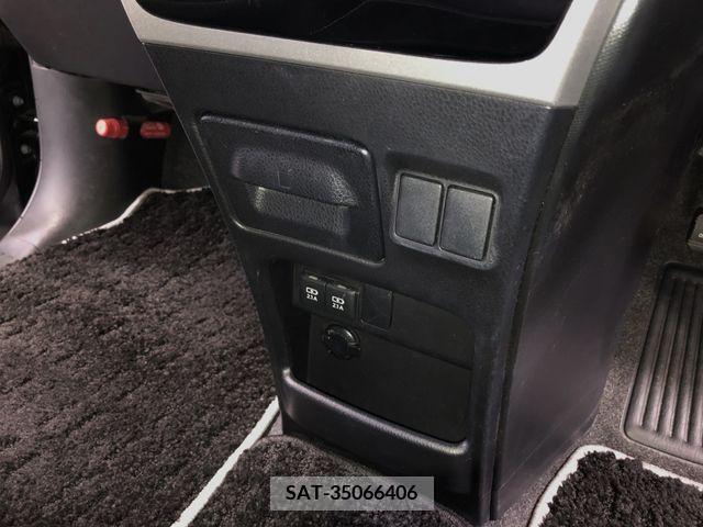 Toyota VOXY 2018-12 257003-24