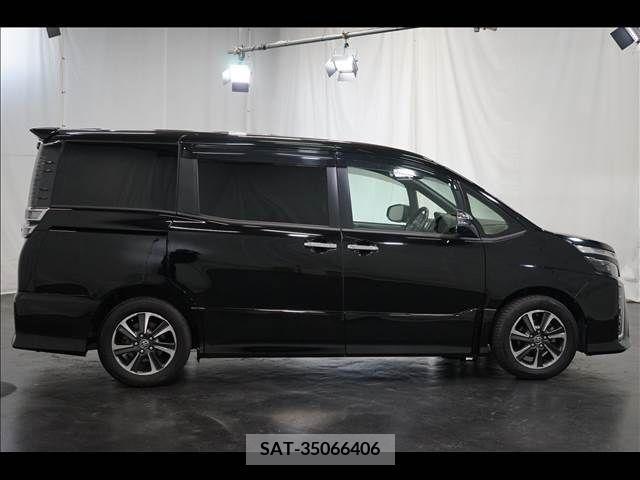 Toyota VOXY 2018-12 257003-15