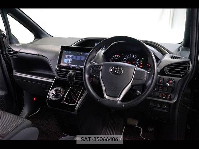 Toyota VOXY 2018-12 257003-1