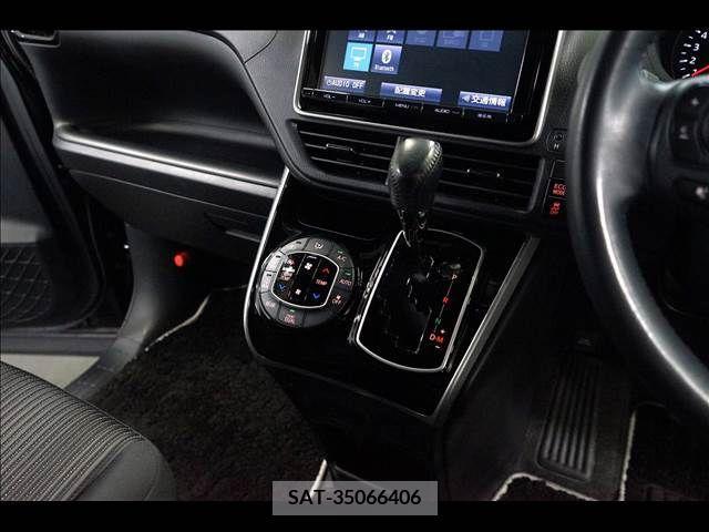 Toyota VOXY 2018-12 257003-11