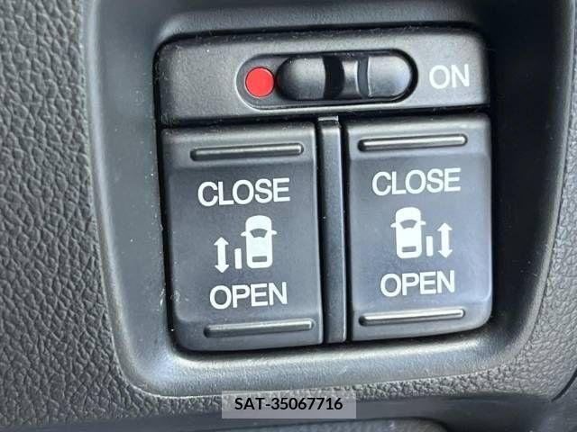 Honda N BOX CUSTOM 2017-09 365000-2