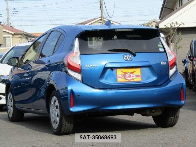 Toyota AQUA 2018-01 213462-8