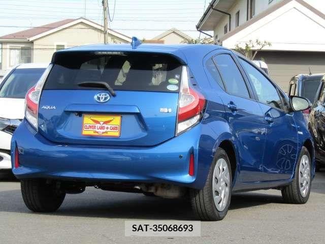 Toyota AQUA 2018-01 213462-7