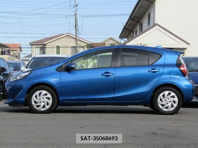 Toyota AQUA 2018-01 213462-4