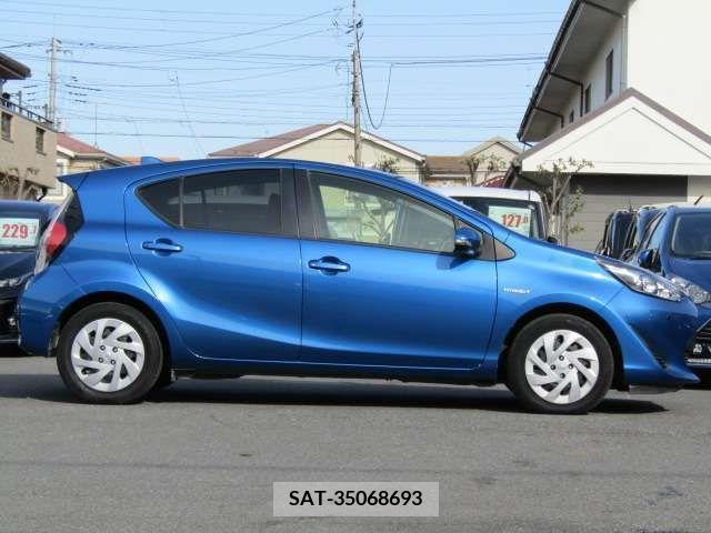Toyota AQUA 2018-01 213462-3