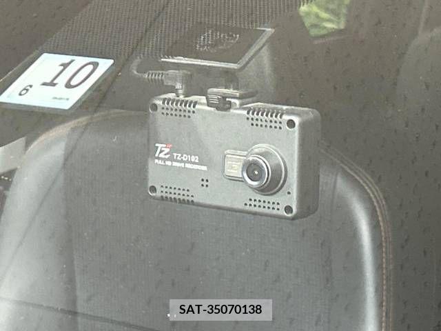Toyota SIENTA 2017-10 349591-7