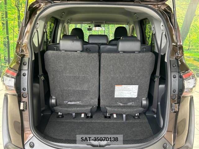 Toyota SIENTA 2017-10 349591-11