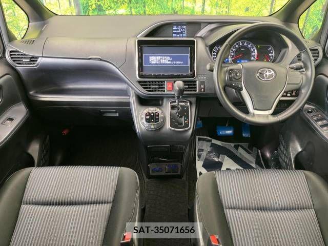 Toyota VOXY 2015-07 345240-1