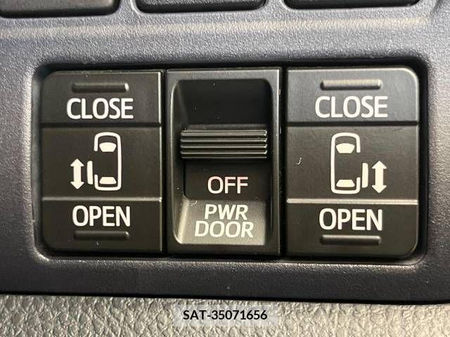 Toyota VOXY 2015-07 345240-2