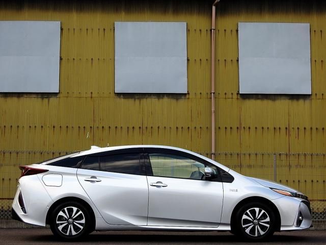 Toyota PRIUS PHV 2018-10 192382-4