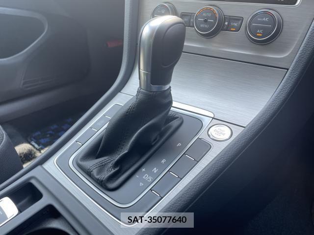 VolksWagen GOLF 2017-03 329130-25