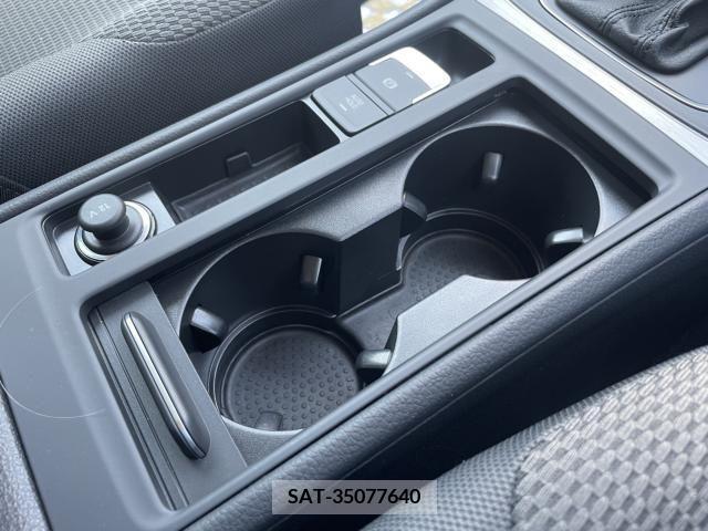 VolksWagen GOLF 2017-03 329130-28
