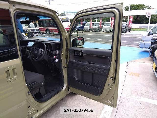 Honda N-VAN 2019-06 307955-21