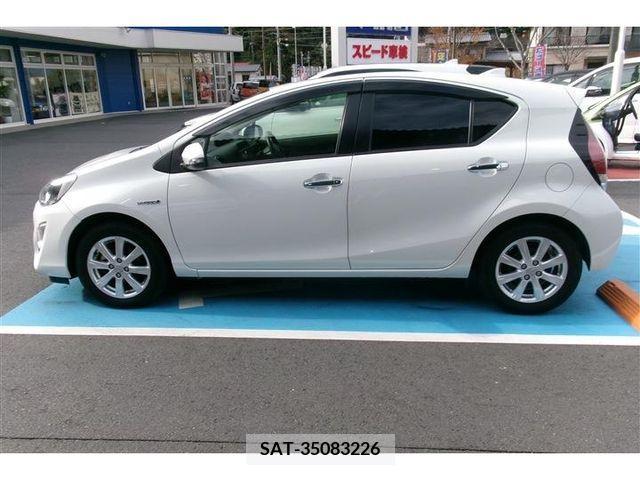 Toyota AQUA 2016-09 217078-4