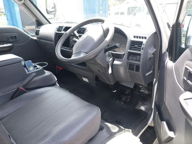 Mazda BONGO VAN 2015-02 3376-2