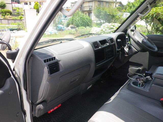 Mazda BONGO VAN 2015-02 3376-3