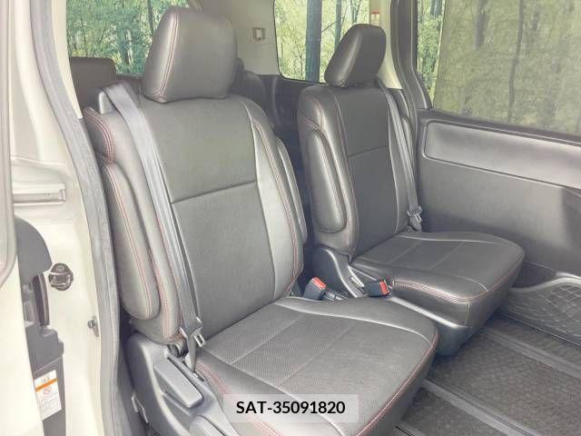 Toyota NOAH 2015-07 321437-8