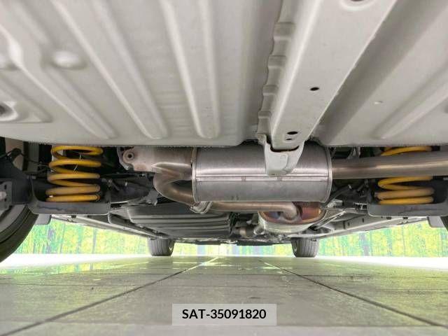 Toyota NOAH 2015-07 321437-19