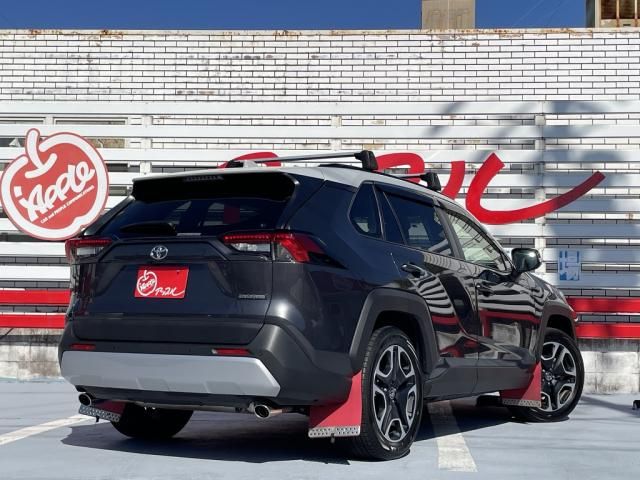 Toyota RAV4 2021-06 181192-2