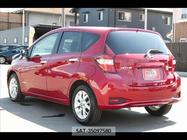 Nissan NOTE 2019-04 305462-17