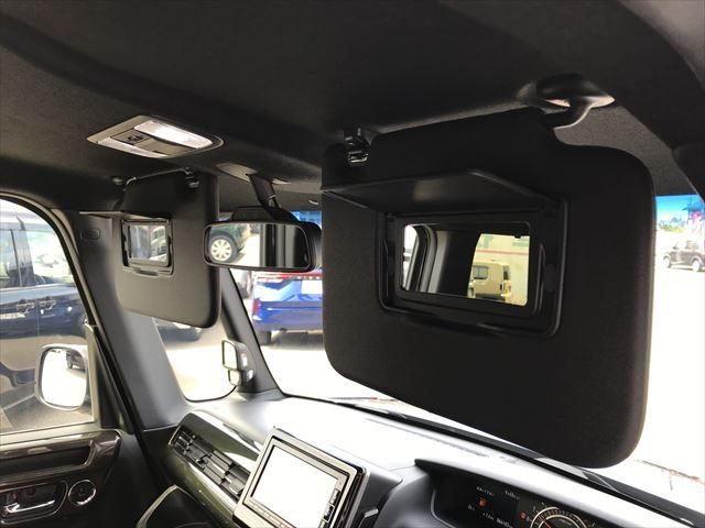 Honda N BOX CUSTOM 2018-08 11055-27