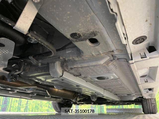 Toyota YARIS 2023-06 371475-19