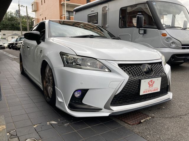 Lexus CT 2011-01 19958-9
