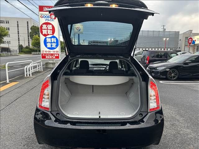 Toyota PRIUS 2012-04 9331-12