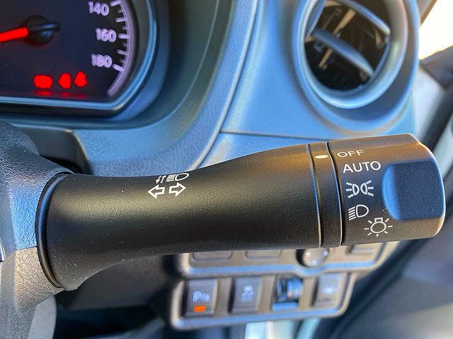 Nissan NOTE 2018-11 182594-22