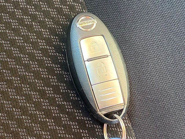 Nissan NOTE 2018-11 182594-21