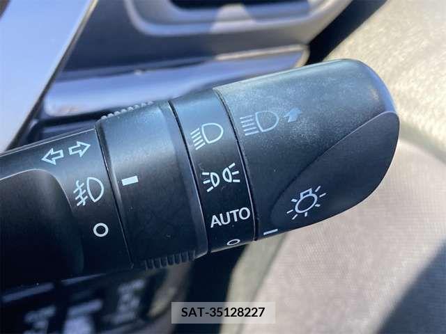 Toyota NOAH 2014-10 232611-16