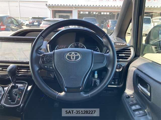 Toyota NOAH 2014-10 232611-10