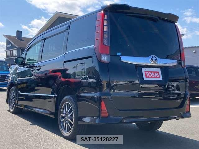 Toyota NOAH 2014-10 232611-8