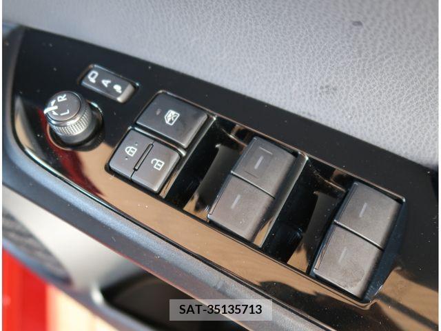 Toyota PRIUS 2019-04 384557-15