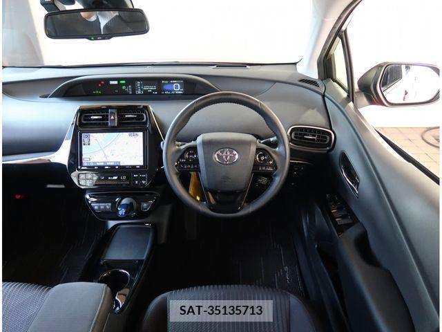 Toyota PRIUS 2019-04 384557-11