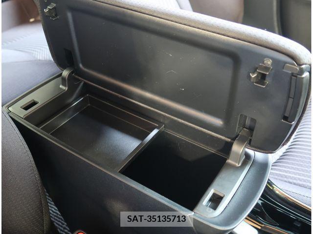 Toyota PRIUS 2019-04 384557-27